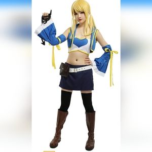Lucy from Fary Tail cosplay